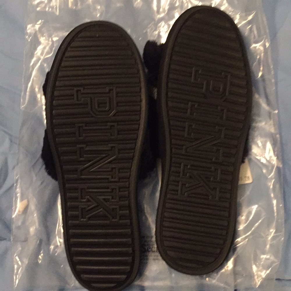 Victoria’s Secret Pink Logo Slippers. - Picture 6 of 7